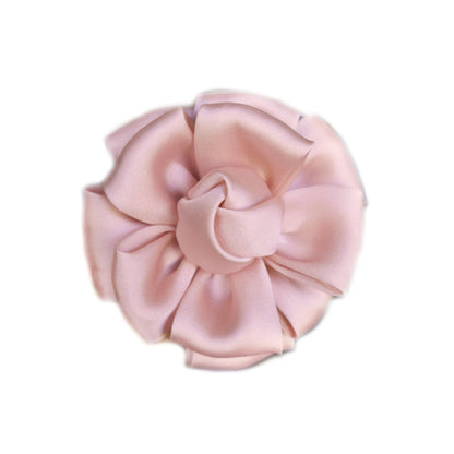 Elegant dog collar decoration